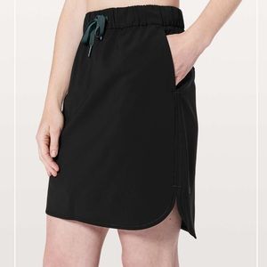 Lululemon NWOT On The Fly Skirt Solid Black 6